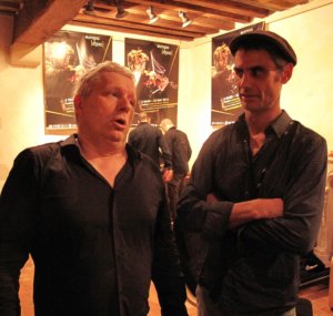 François Raulin et Kei McGregor bavardent après le concert