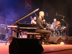 Shai Maestro. Photo : Annie Yanbékian