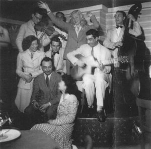 André Hodeir avec Django et Joseph Reinhardt. Gérard Lévêque à la clarinette, Jean Storne à la contrebasse. 1943.