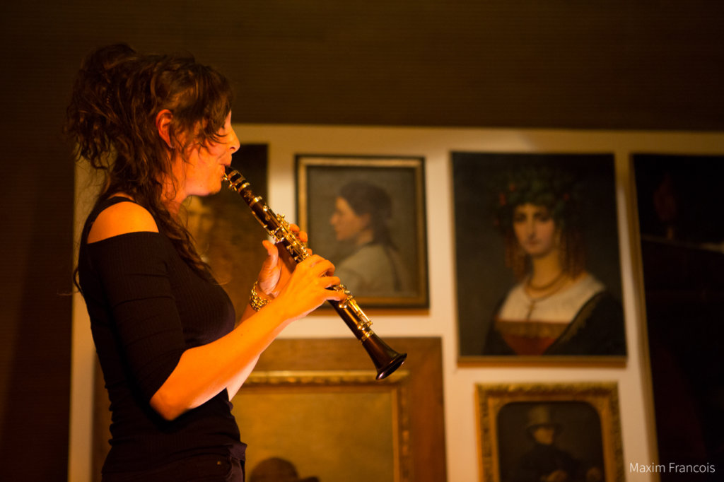 Elodie Pasquier au Musée de la Faïence©Maxim François